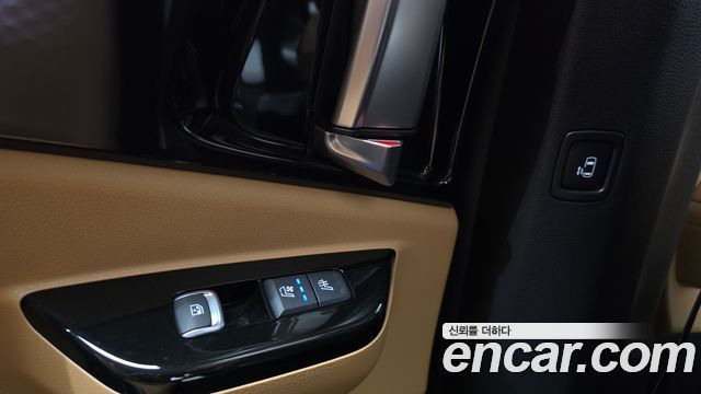 Kia Canival 2021 — photo 28