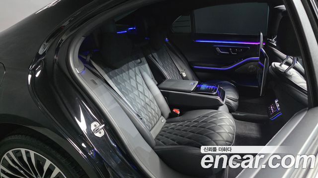 Mercedes-Benz S-Class 2024 — photo 17
