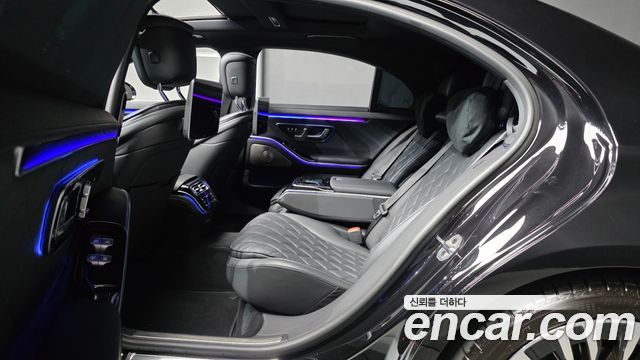 Mercedes-Benz S-Class 2024 — photo 18