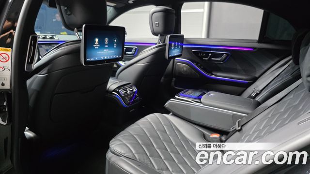 Mercedes-Benz S-Class 2024 — photo 25