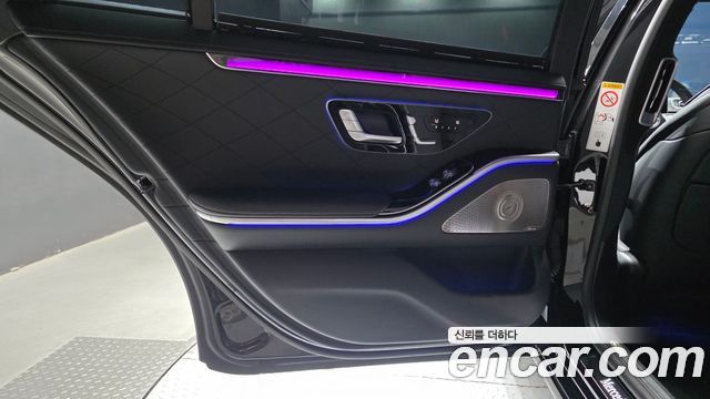 Mercedes-Benz S-Class 2024 — photo 15
