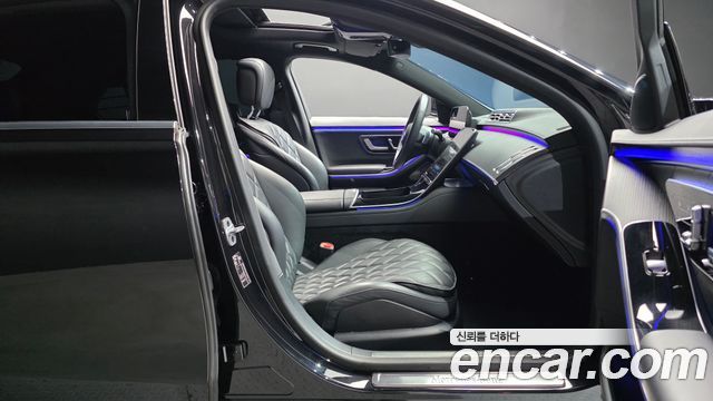 Mercedes-Benz S-Class 2024 — photo 16