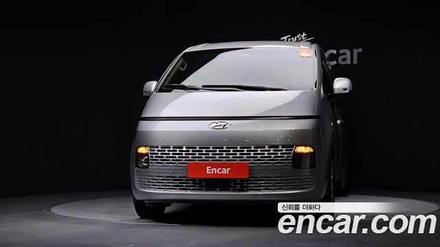 Hyundai Staria 2022 — photo 3