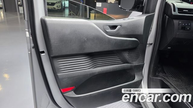 Hyundai Staria 2022 — photo 14