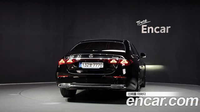 Mercedes-Benz E-Class 2024 — photo 4