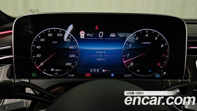Mercedes-Benz E-Class 2024 — photo 11