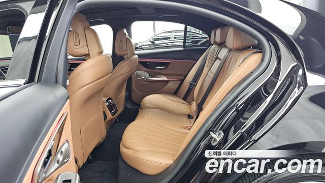 Mercedes-Benz E-Class 2024 — photo 18