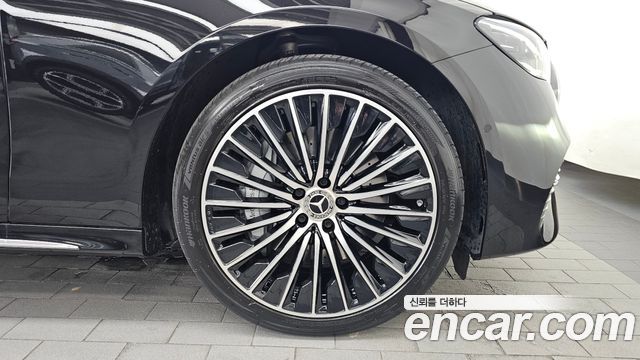 Mercedes-Benz E-Class 2024 — photo 7