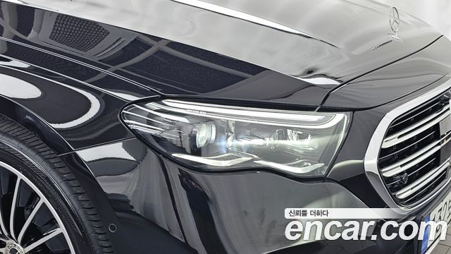 Mercedes-Benz E-Class 2024 — photo 8