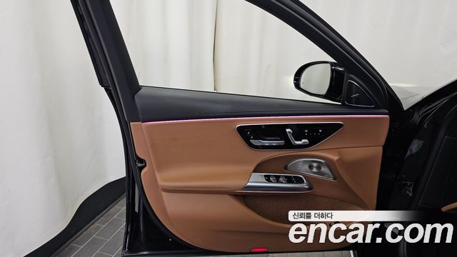 Mercedes-Benz E-Class 2024 — photo 14