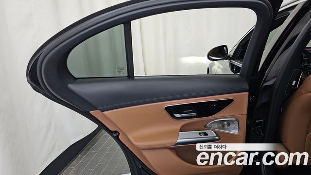 Mercedes-Benz E-Class 2024 — photo 15