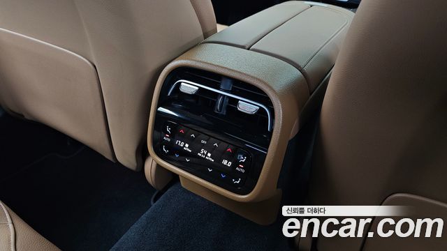 Mercedes-Benz E-Class 2024 — photo 28