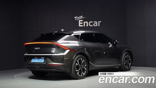 Kia EV6 2023 — photo 2