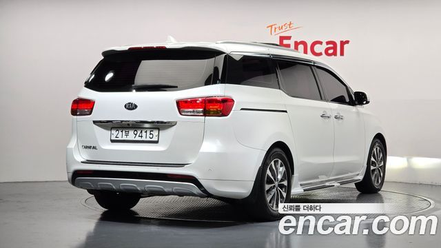 Kia Canival 2018 — photo 2