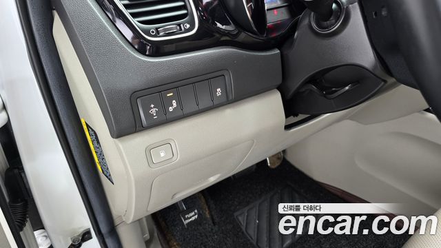 Kia Canival 2018 — photo 25