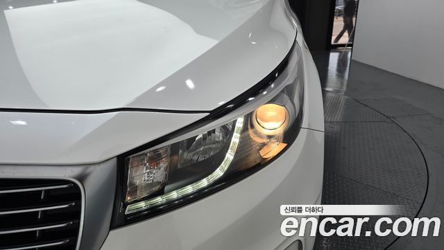 Kia Canival 2018 — photo 8