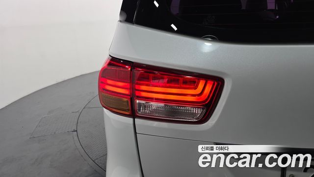 Kia Canival 2018 — photo 9
