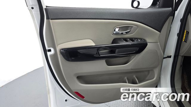Kia Canival 2018 — photo 14