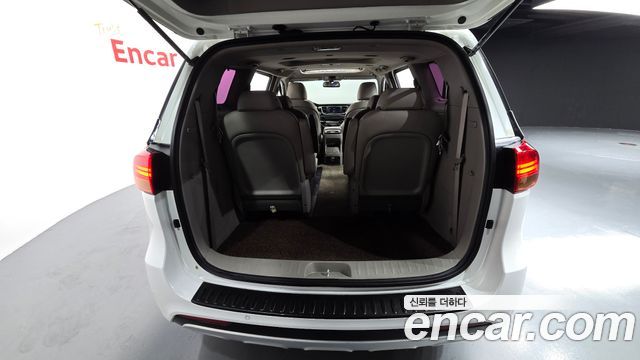 Kia Canival 2018 — photo 28