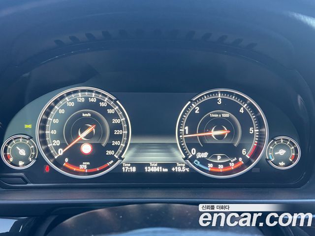 BMW 5-Series 2016 — photo 7