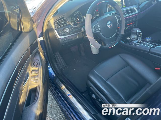 BMW 5-Series 2016 — photo 13