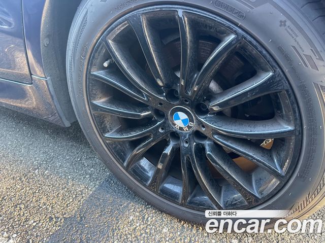 BMW 5-Series 2016 — photo 18