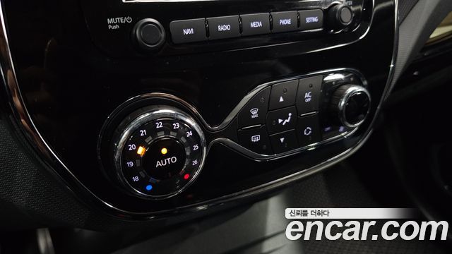 Renault Korea QM3 2015 — photo 15