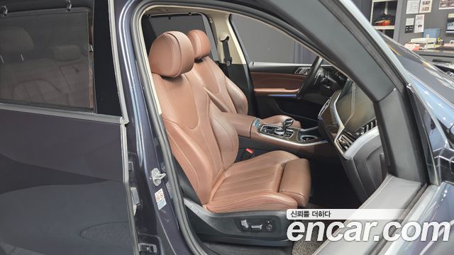 BMW X5 2022 — photo 17