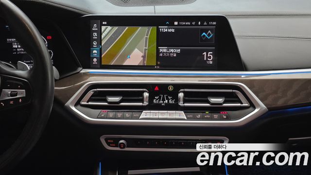 BMW X5 2022 — photo 31
