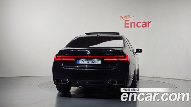 BMW 7-Series 2018 — photo 4