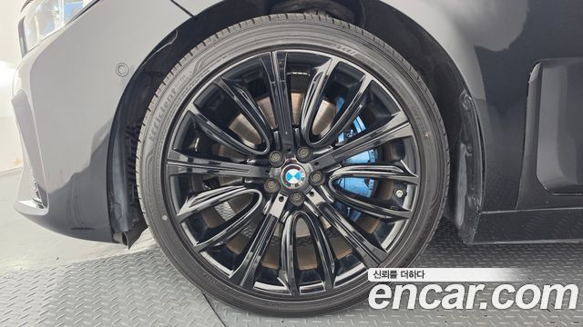 BMW 7-Series 2018 — photo 5