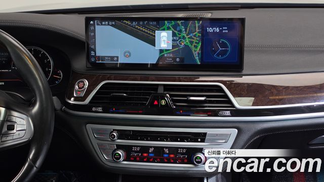BMW 7-Series 2018 — photo 14