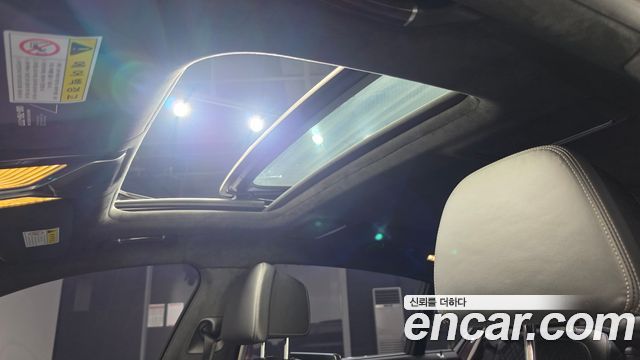 BMW 7-Series 2018 — photo 19