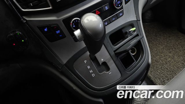 Hyundai Starex 2019 — photo 12