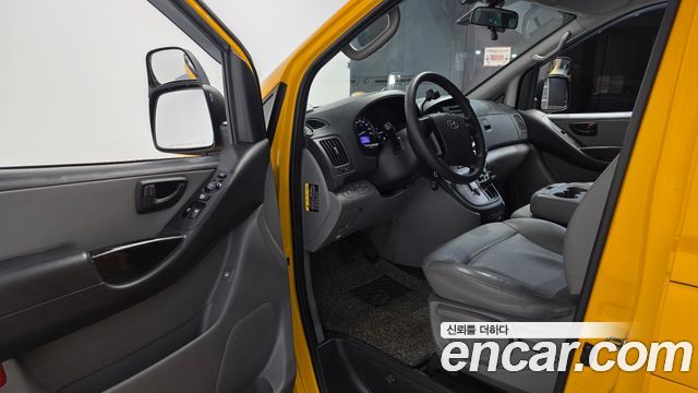 Hyundai Starex 2019 — photo 13