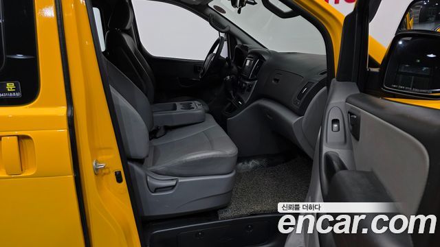 Hyundai Starex 2019 — photo 17