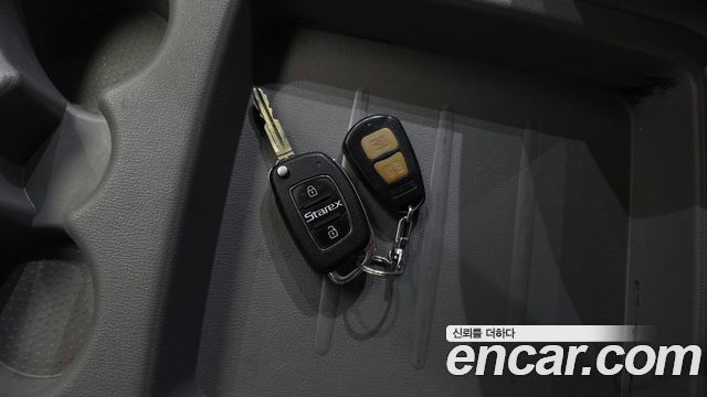 Hyundai Starex 2019 — photo 28