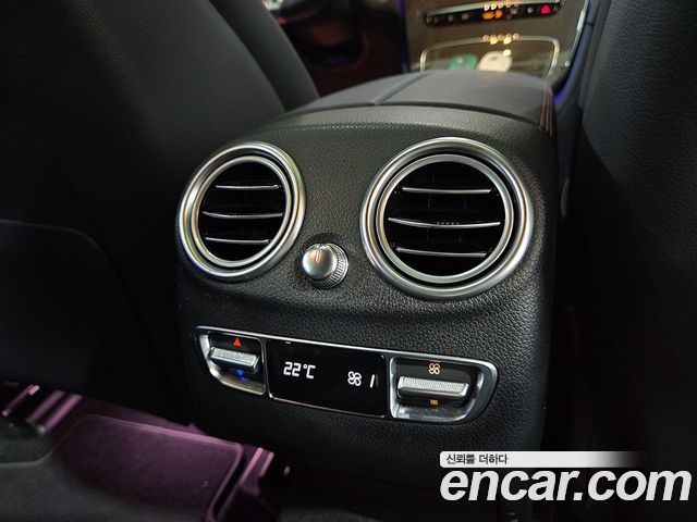 Mercedes-Benz GLC-Class 2023 — photo 16