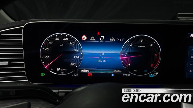 Mercedes-Benz GLE-Class 2024 — photo 11