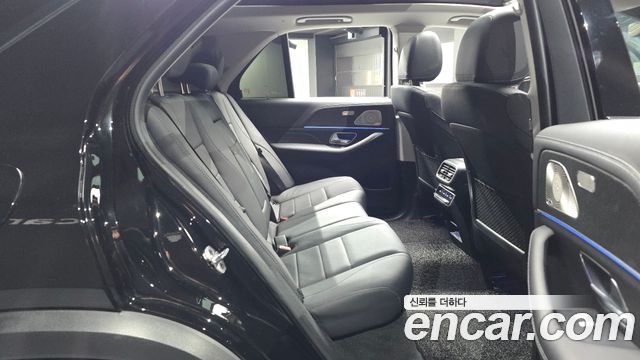 Mercedes-Benz GLE-Class 2024 — photo 17