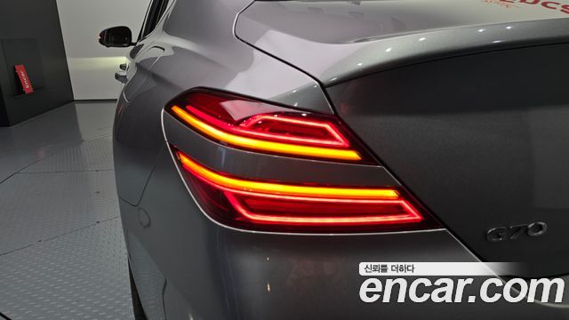 Genesis G70 2022 — photo 9