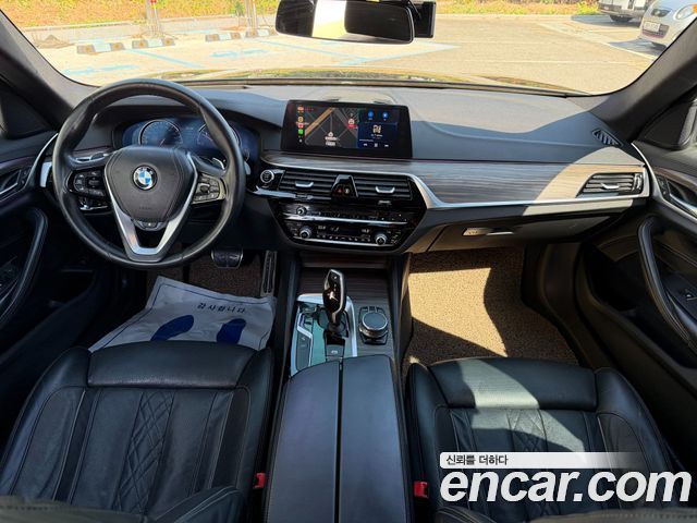 BMW 5-Series 2017 — photo 7