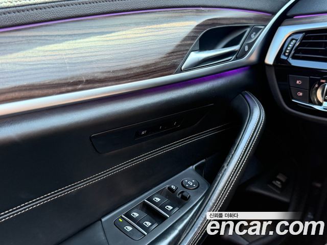 BMW 5-Series 2017 — photo 13