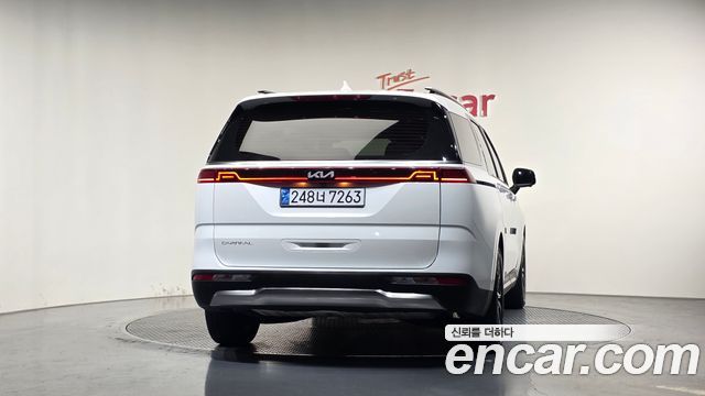 Kia Canival 2023 — photo 4