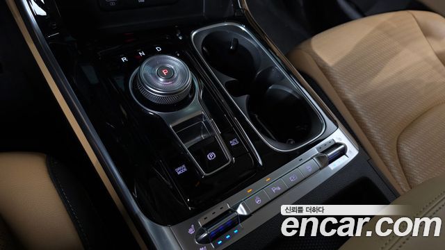 Kia Canival 2023 — photo 12