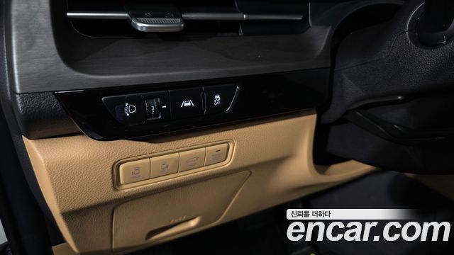 Kia Canival 2023 — photo 26