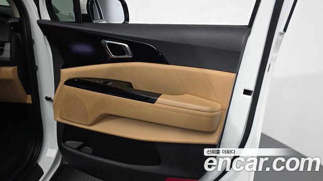 Kia Canival 2023 — photo 14