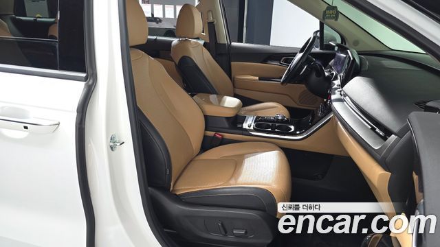 Kia Canival 2023 — photo 16
