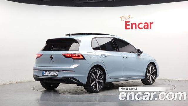 Volkswagen Golf 2025 — photo 2