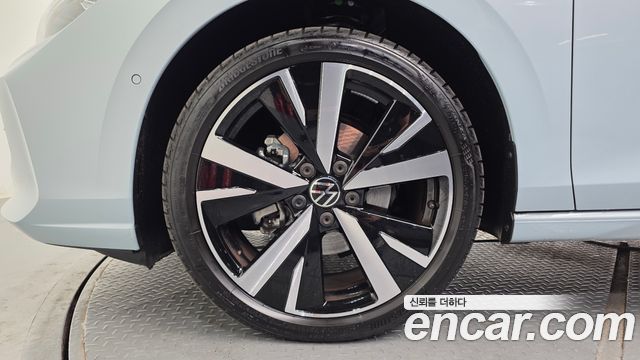 Volkswagen Golf 2025 — photo 5